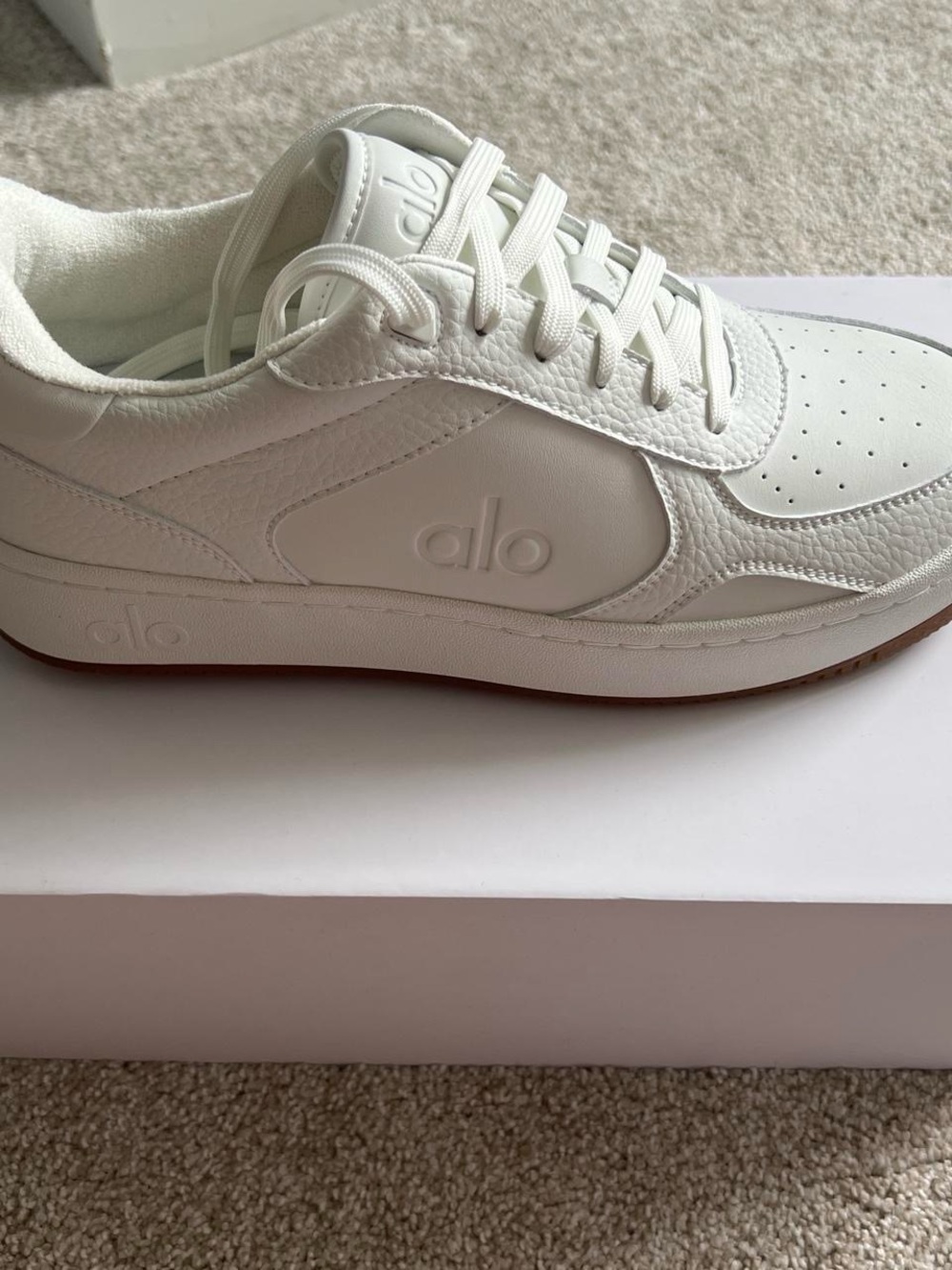 ALO Yoga Classic White Leather Sneakers - Picture 3 of 4